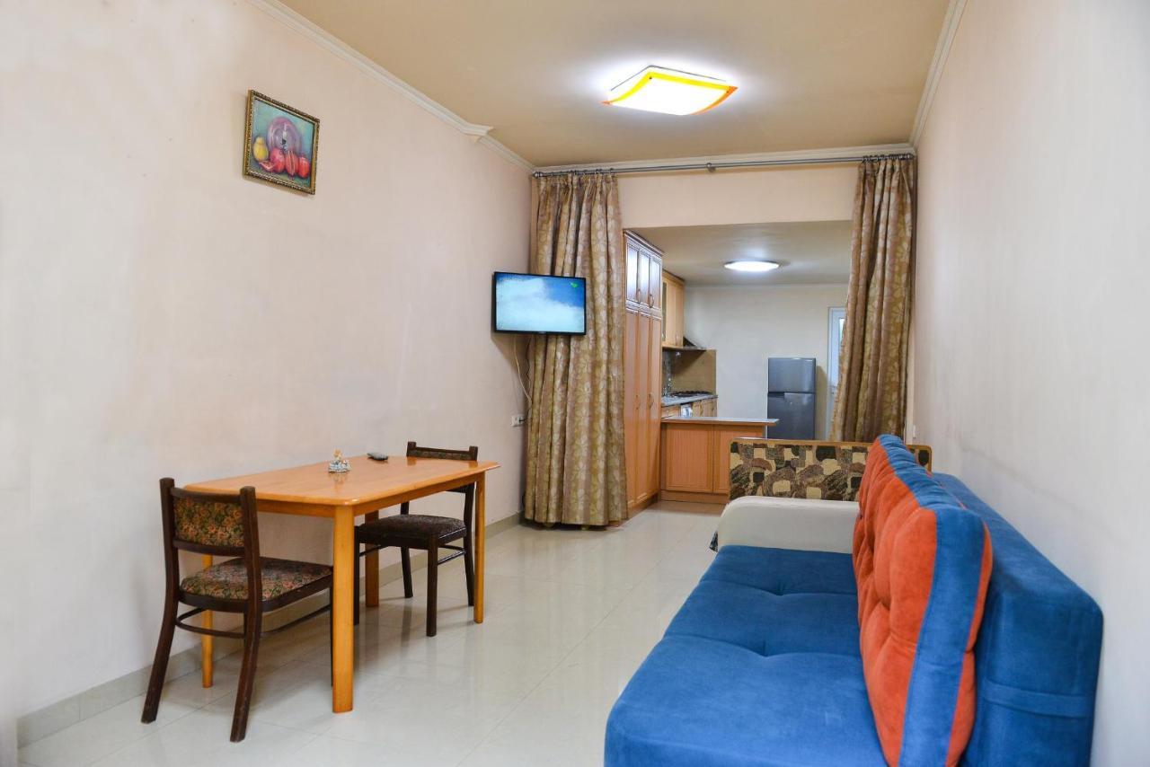 Marina Apartment Yerevan Ngoại thất bức ảnh